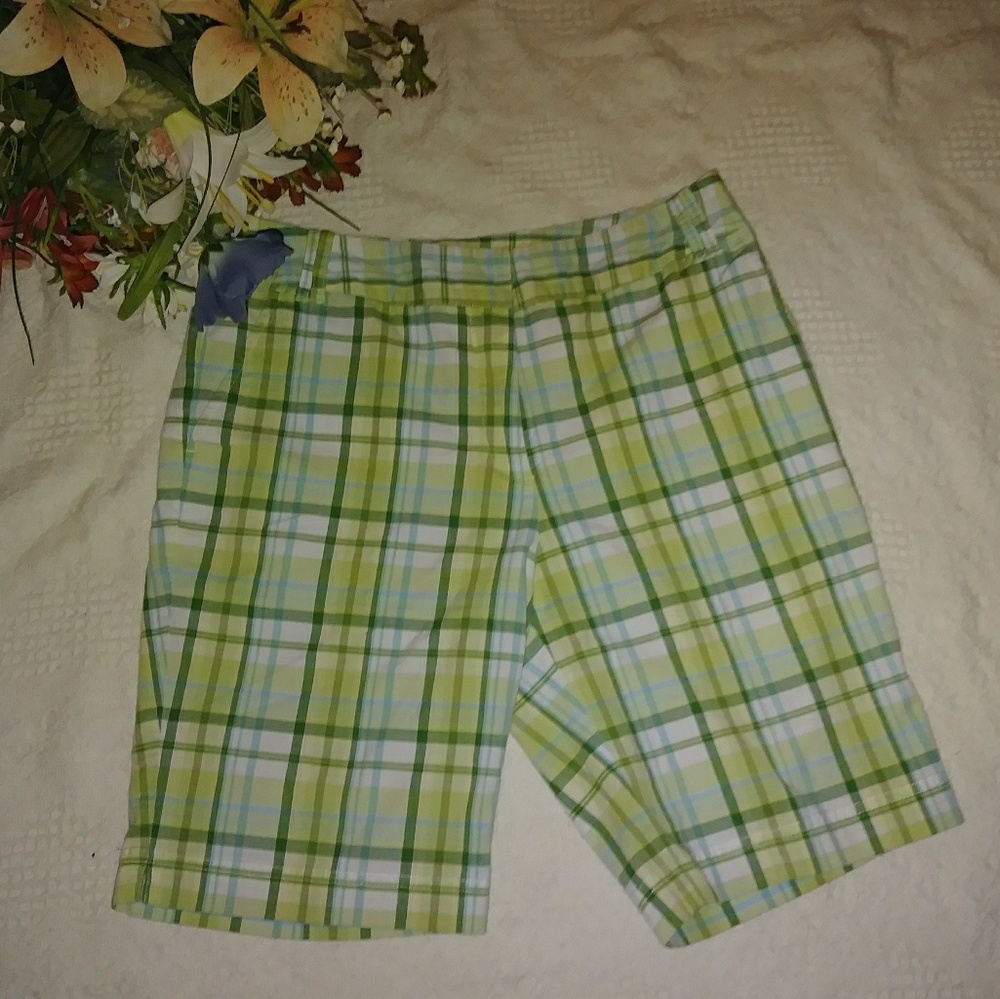 Tehama Green Golf Bermuda Shorts EUC